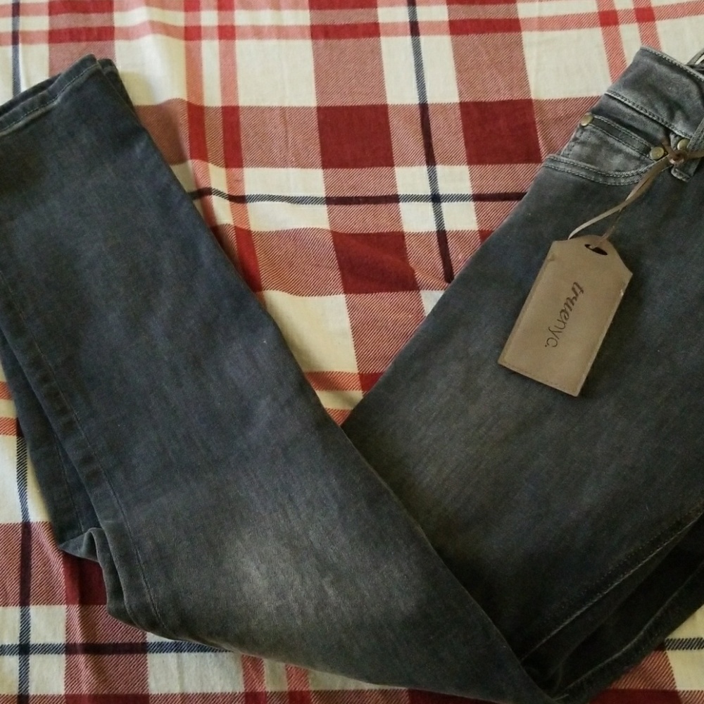 NWT Dark Faded Grey True Nyc Skinnt Jeans